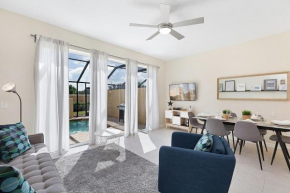 Pretty townhome 2 miles to Disney Private Pool 2555
